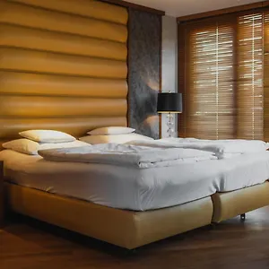 Hotel Yours Truly ****